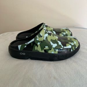 OOFOS Clog limited edition color